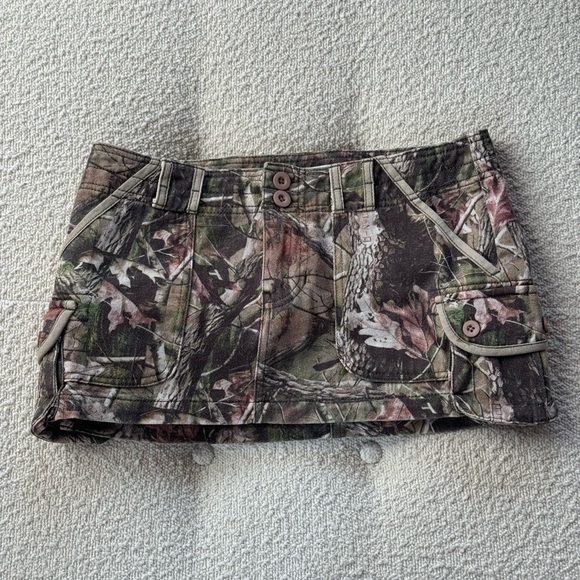 Danielle Guizio Camouflage Tactical Cargo Mini Skirt - Picture 3 of 5